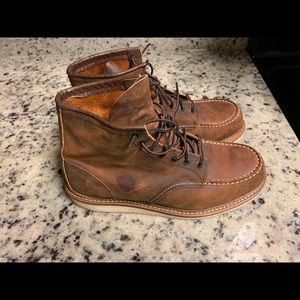 Redwing 1907 6 in moc toe boots. Size 10